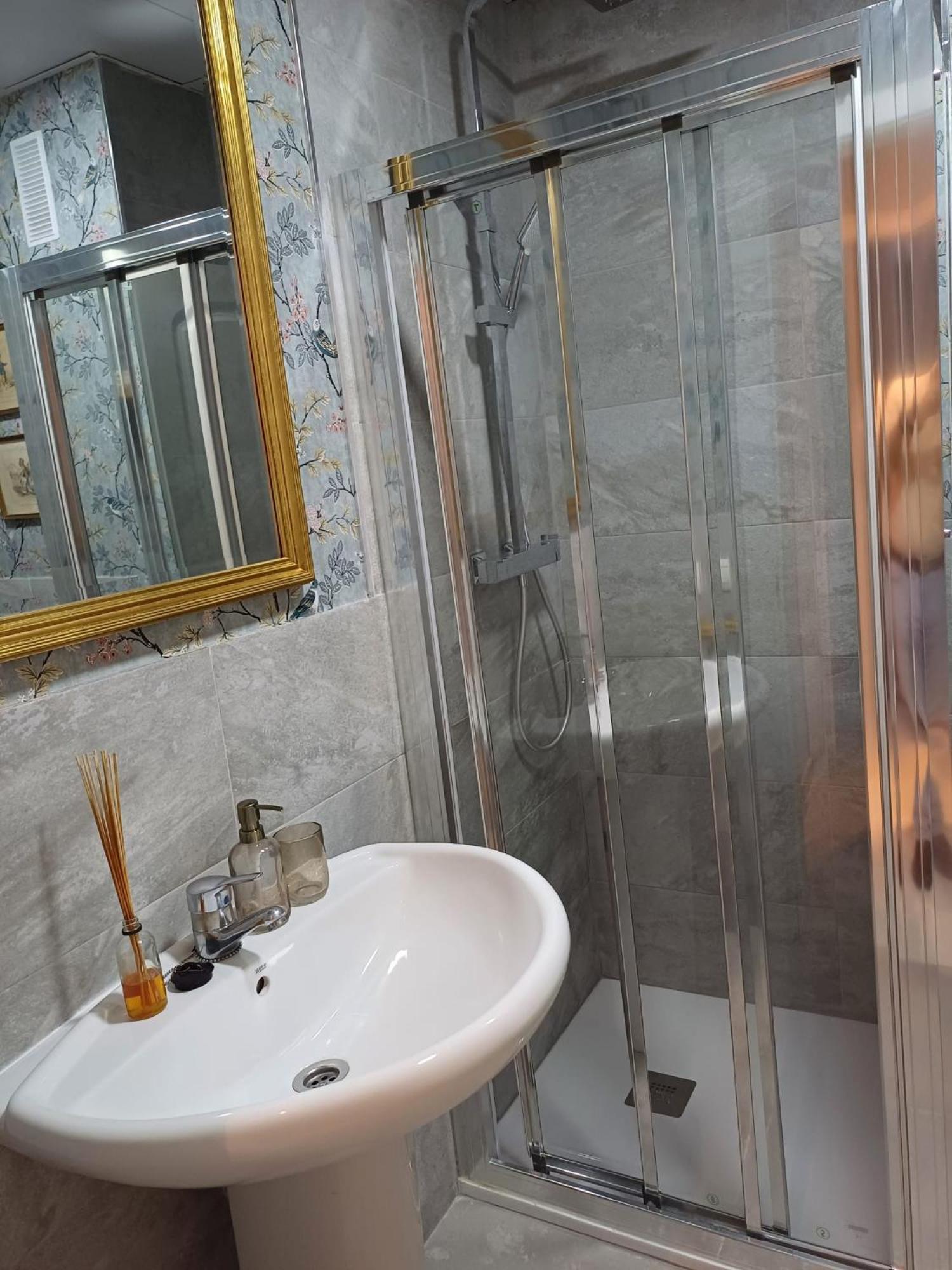 Apartamento Virgen De La Victoria Севиля Екстериор снимка